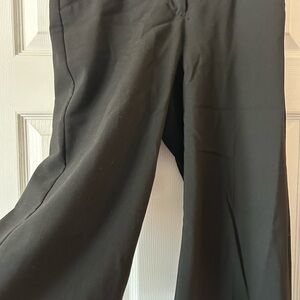 Express Design Women’s Black Capris